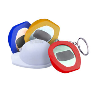 LLavero Casco doble función , destapador – linterna